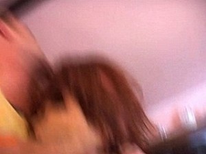 Meisje wil door gedraaide gek zijn tamp niet pijpen